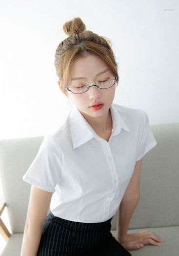 亚洲性人人天天夜夜摸_BD英语全集免费观看